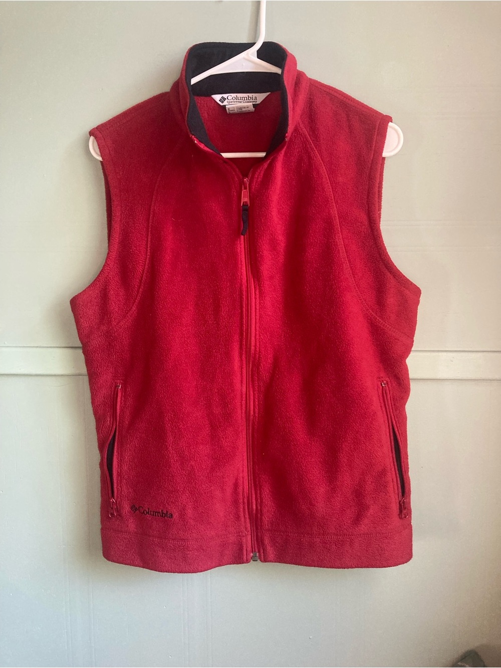 Columbia Red Fleece Full Zip Vest with Black Accents Women's Size Large